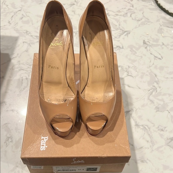 Christian Louboutin Tan Heels Elegant Design - Picture 1 of 6